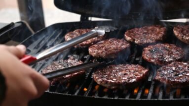 Grill Time: Tips for Timing and Flipping Beef Burgers for Optimal Results