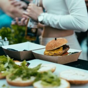 Preparing Healthy Beef Burgers for Family-Style Gatherings